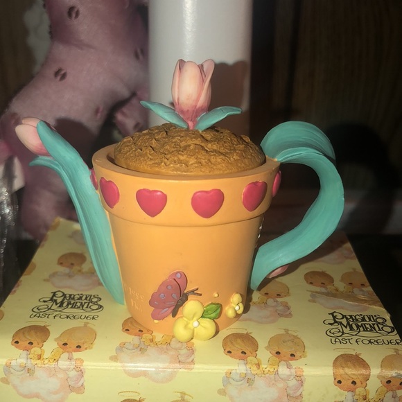 New In Box Precious Moments “MAY” Birthday Month Garden Tea Cup! - Picture 5 of 15